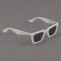 Молоко белая коробка+поляризованная светлая серая линза