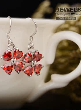 S925银红色四叶草耳环耳勾可爱耳饰中国红日常款不过敏