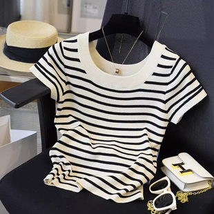 时尚 薄款 百搭减龄正肩体恤上衣 T恤女夏季 黑白条纹冰丝针织短袖
