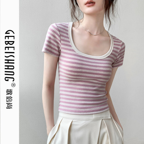 歌倍尚粉色条纹u领短袖t恤女