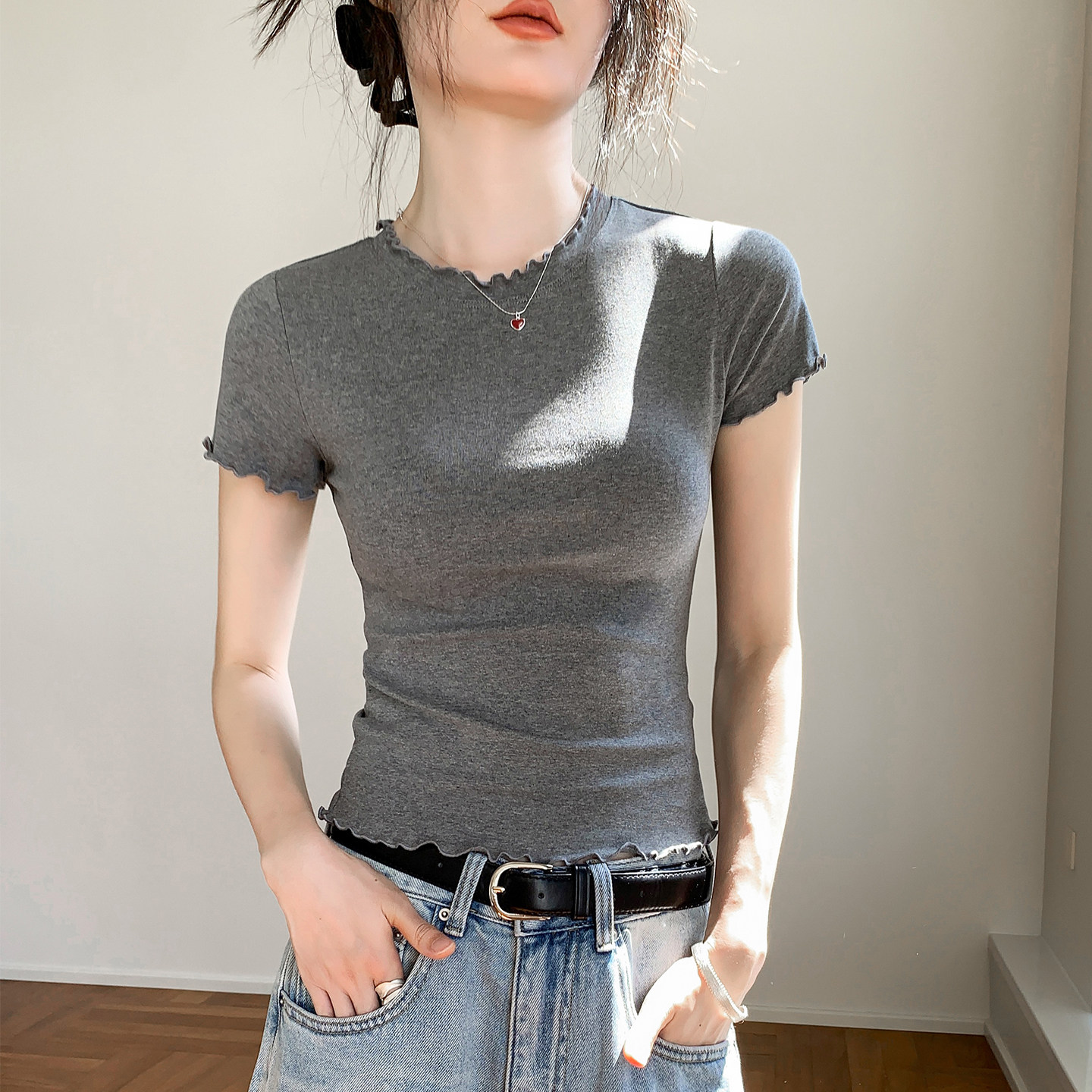 歌倍尚花边圆领正肩短袖T恤女2026夏季新款修身显瘦纯色独特上衣 - 实物图