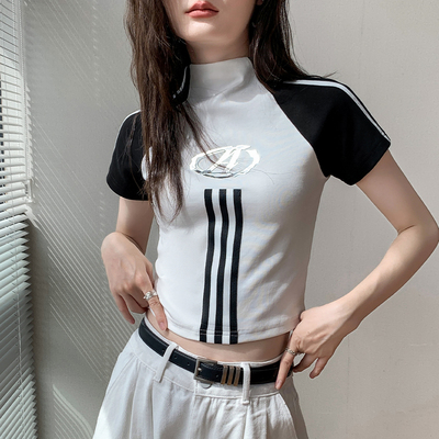 歌倍尚甜辣风正肩短袖t恤女