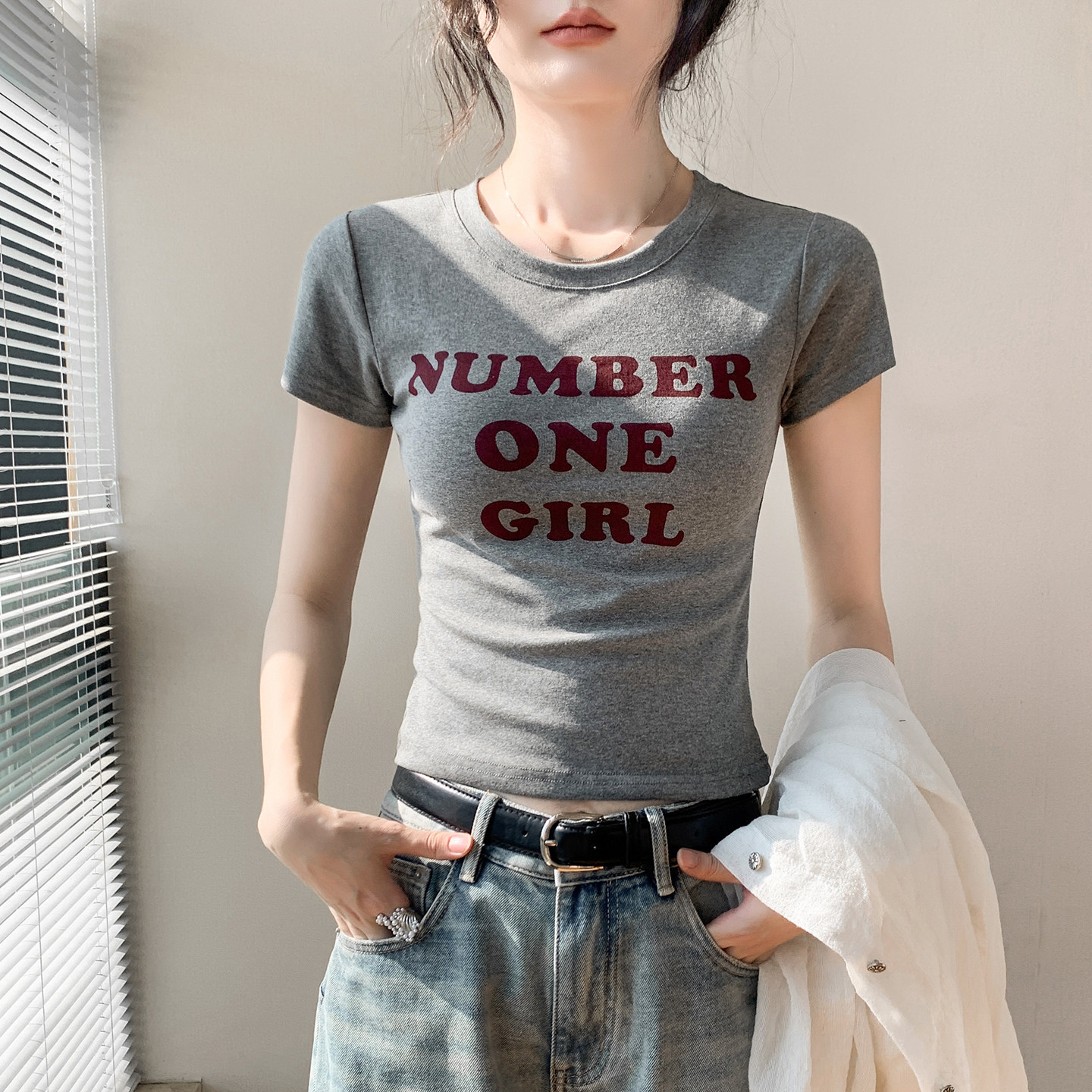 灰色圆领字母印花短袖T恤女2026春季新款修身显瘦棉内搭打底衫