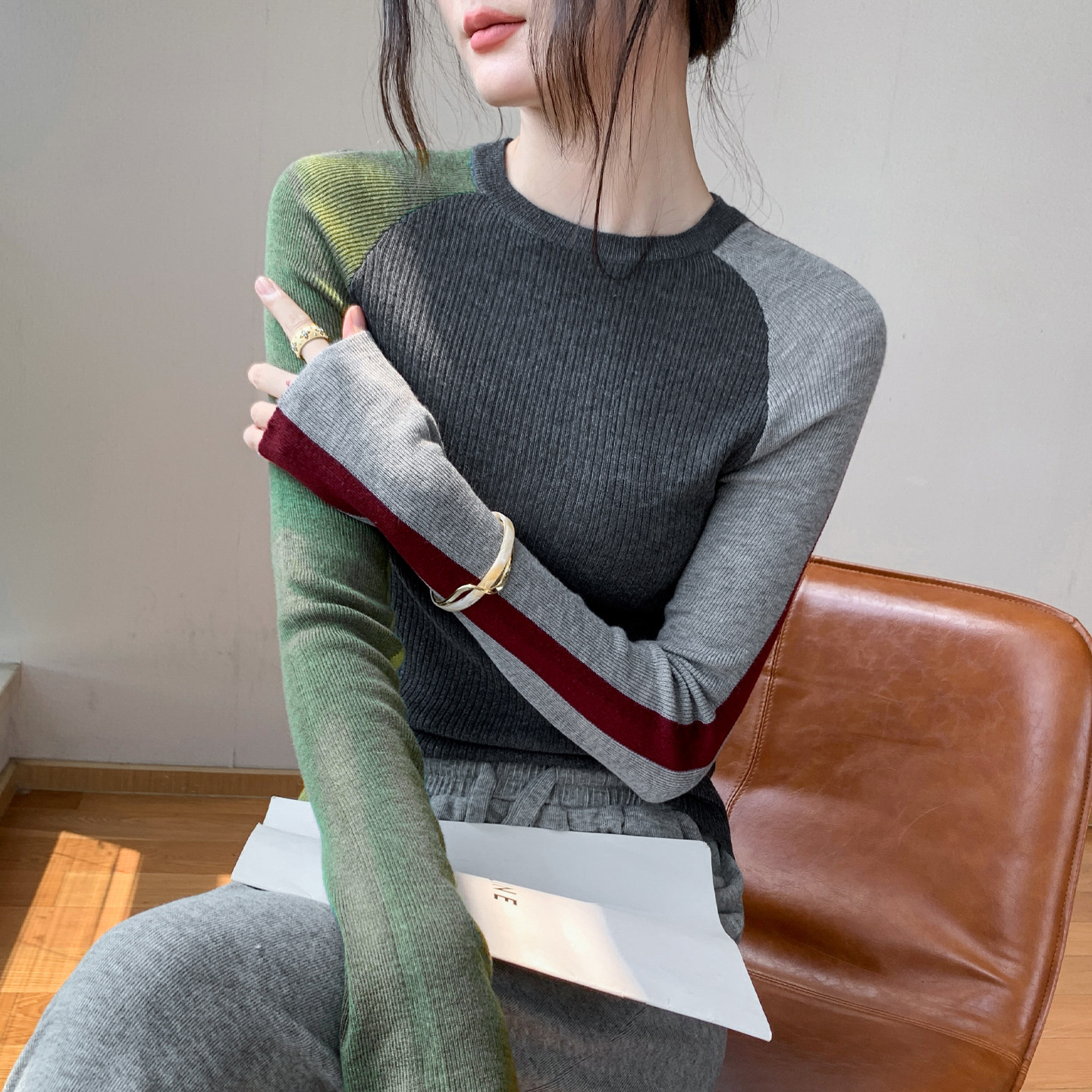 撞色拼接毛衣女秋冬修身复古设计感套头插肩内搭长袖针织打底衫