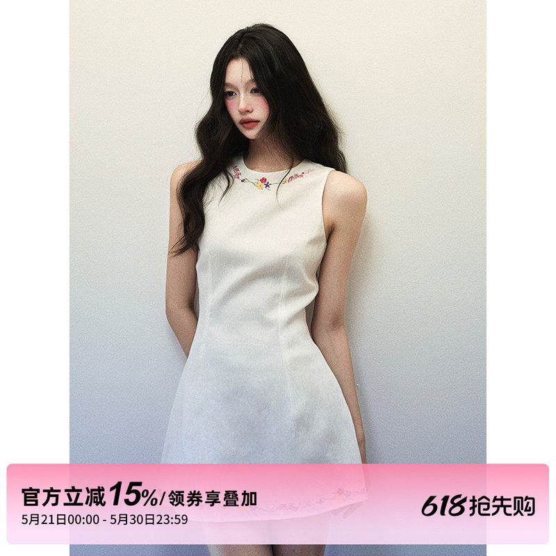 1P STUDIO 白色亚麻刺绣背心连衣裙女夏季挖肩设计感收腰无袖短裙