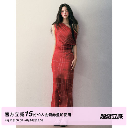 1P STUDIO 红色格纹印花一字肩连衣裙收腰紧身吊带打底两件套长裙