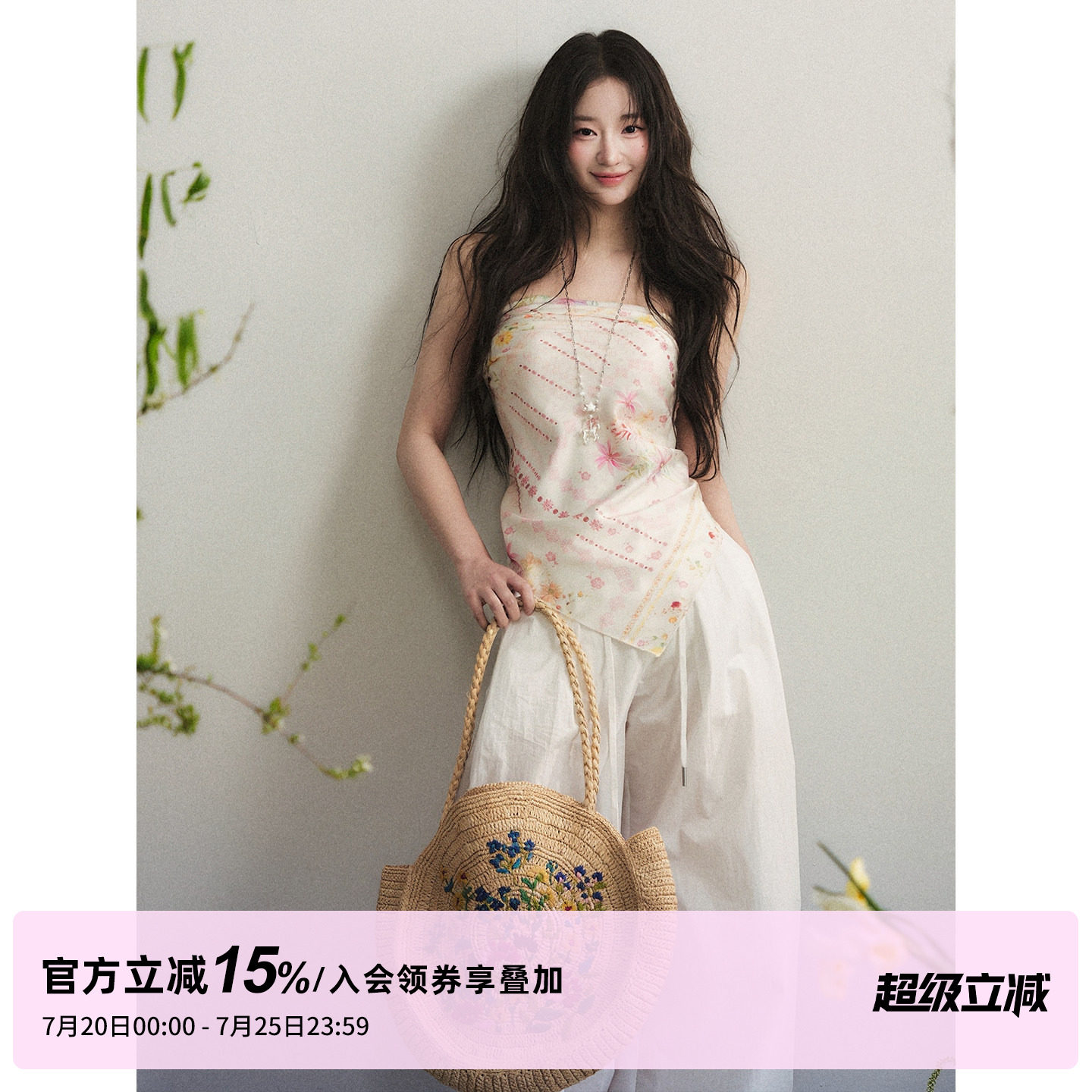 1P STUDIO原创设计 仿醋酸艺术感花卉印花方巾女夏季新款