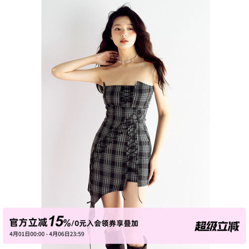 格纹连衣裙女夏不规则性感抹胸裙