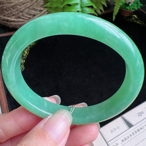 贵妃54圈口缅甸天然A货老坑种玉镯平洲翡翠手镯精选编号046D0403E
