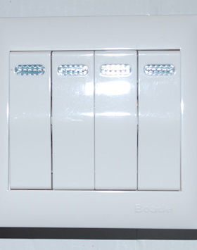 Boade邦的正品四开双控大跷板开关B8第系列10A.250V