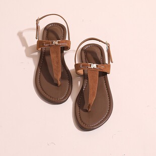 饰T字带外穿人字拖罗马沙滩鞋 平底金属装 女2026夏季 夹脚罗马凉鞋