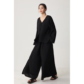 子女装 春夏新款 长裤 CR裙裤 气质高级松弛风后松紧腰黑色休闲阔腿裤