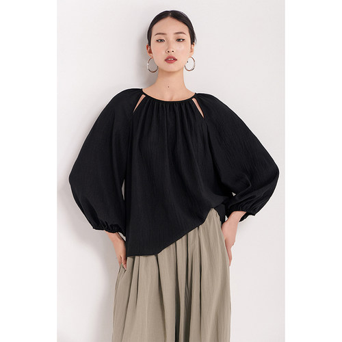 CR黑色抽褶镂空剪裁宽松薄款上衣