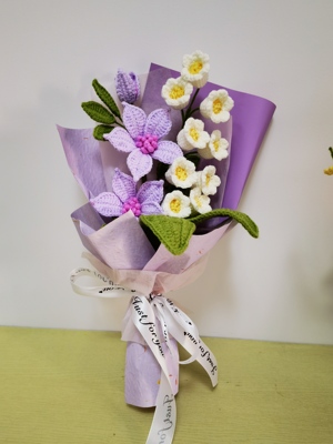 成品手工钩织铃兰花仿真花生日情人节礼物送女友永生花节日摆件