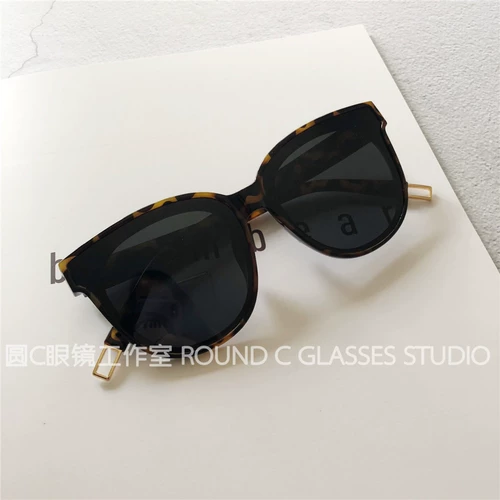 Ретро белые квадратные универсальные солнцезащитные очки подходит для мужчин и женщин, по фигуре