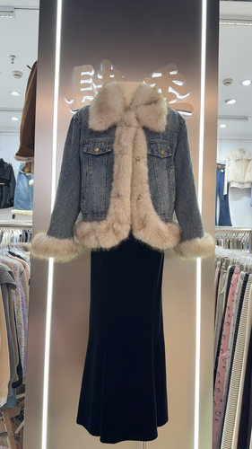 25冬季新款韩版别致高级感辣妹拼接毛毛外套女百搭显瘦加绒牛仔衣