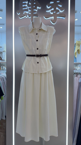 夏季韩版别致设计感纯色无袖坎肩收腰上衣女显瘦百搭半身裙套装辣