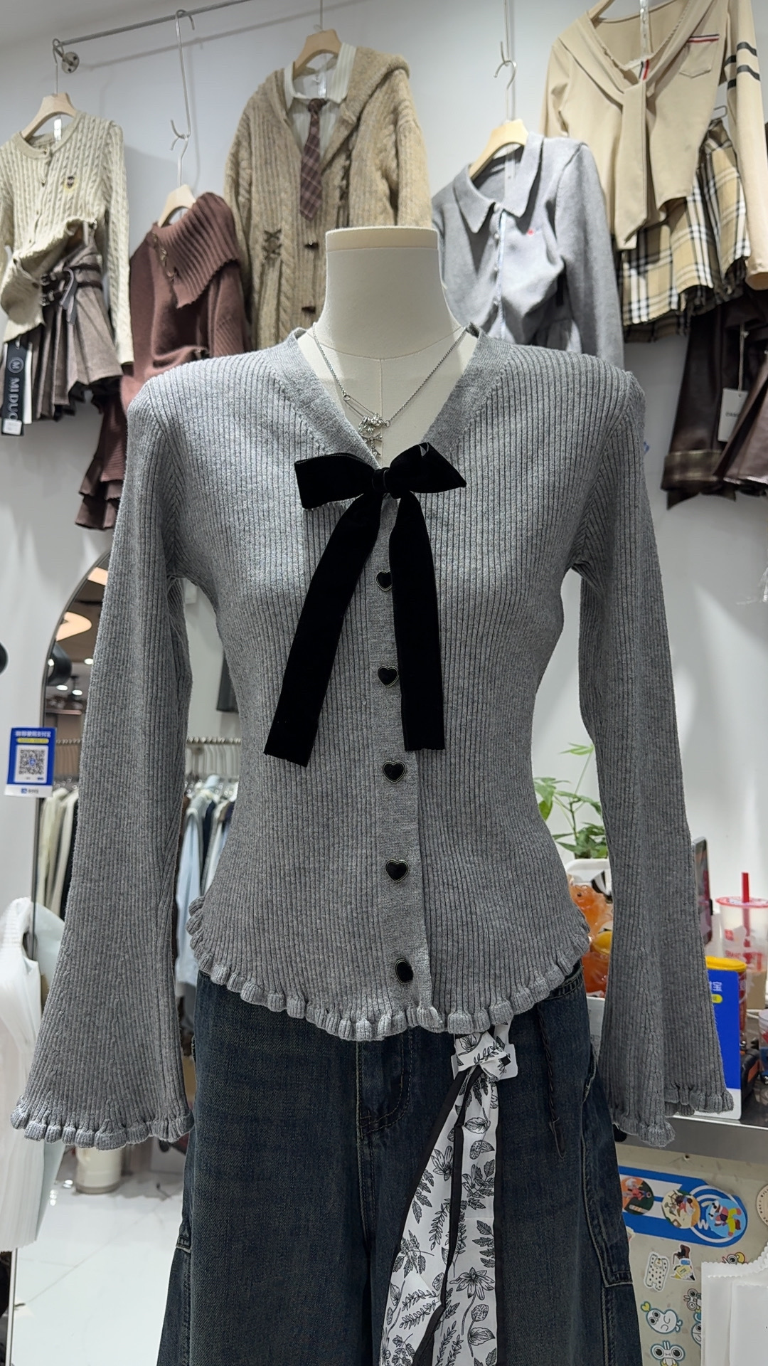 2025秋冬韩系高级感v领蝴蝶结针织辣妹开衫上衣女显瘦木耳边毛衣