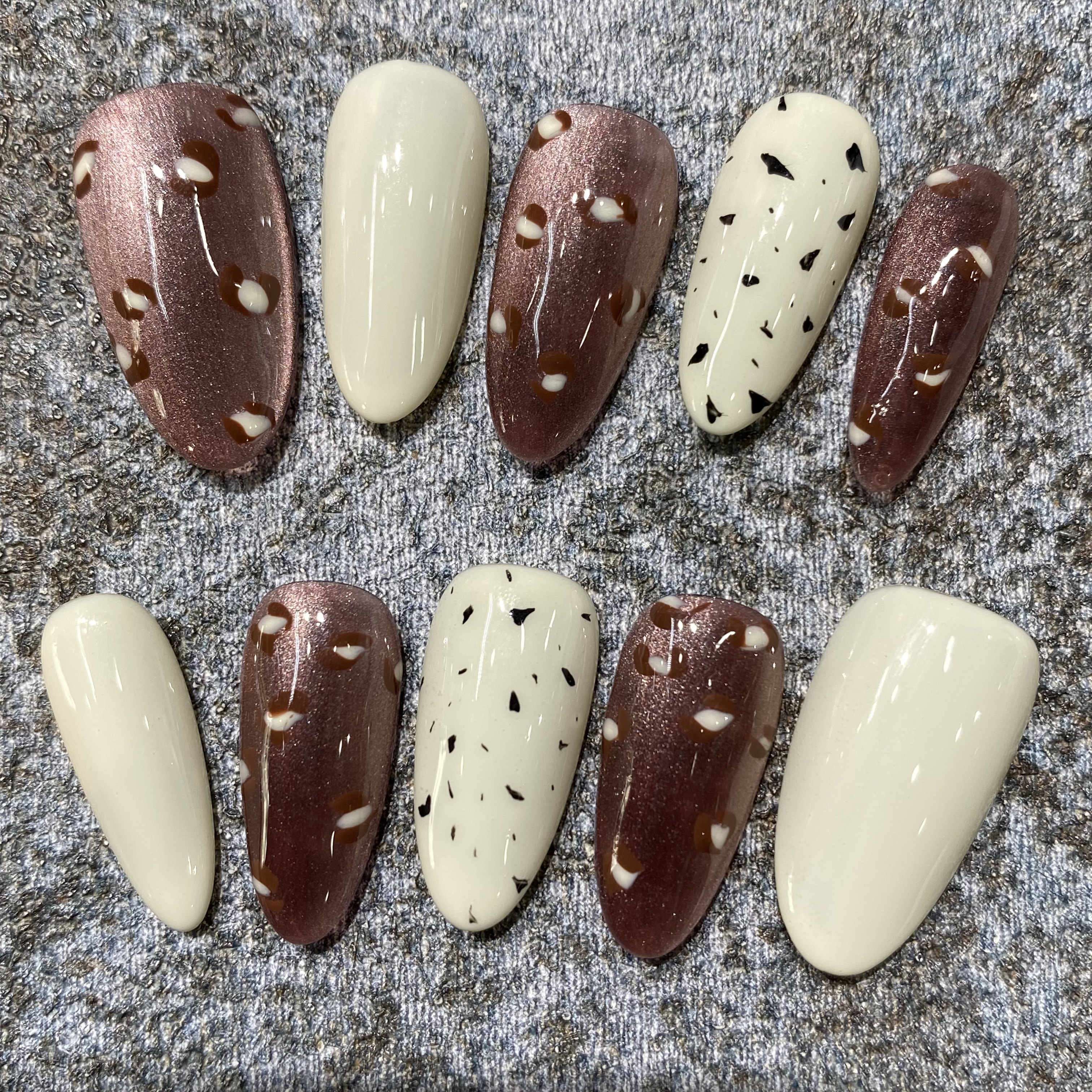 巧克力色牛奶渐变显白穿戴甲