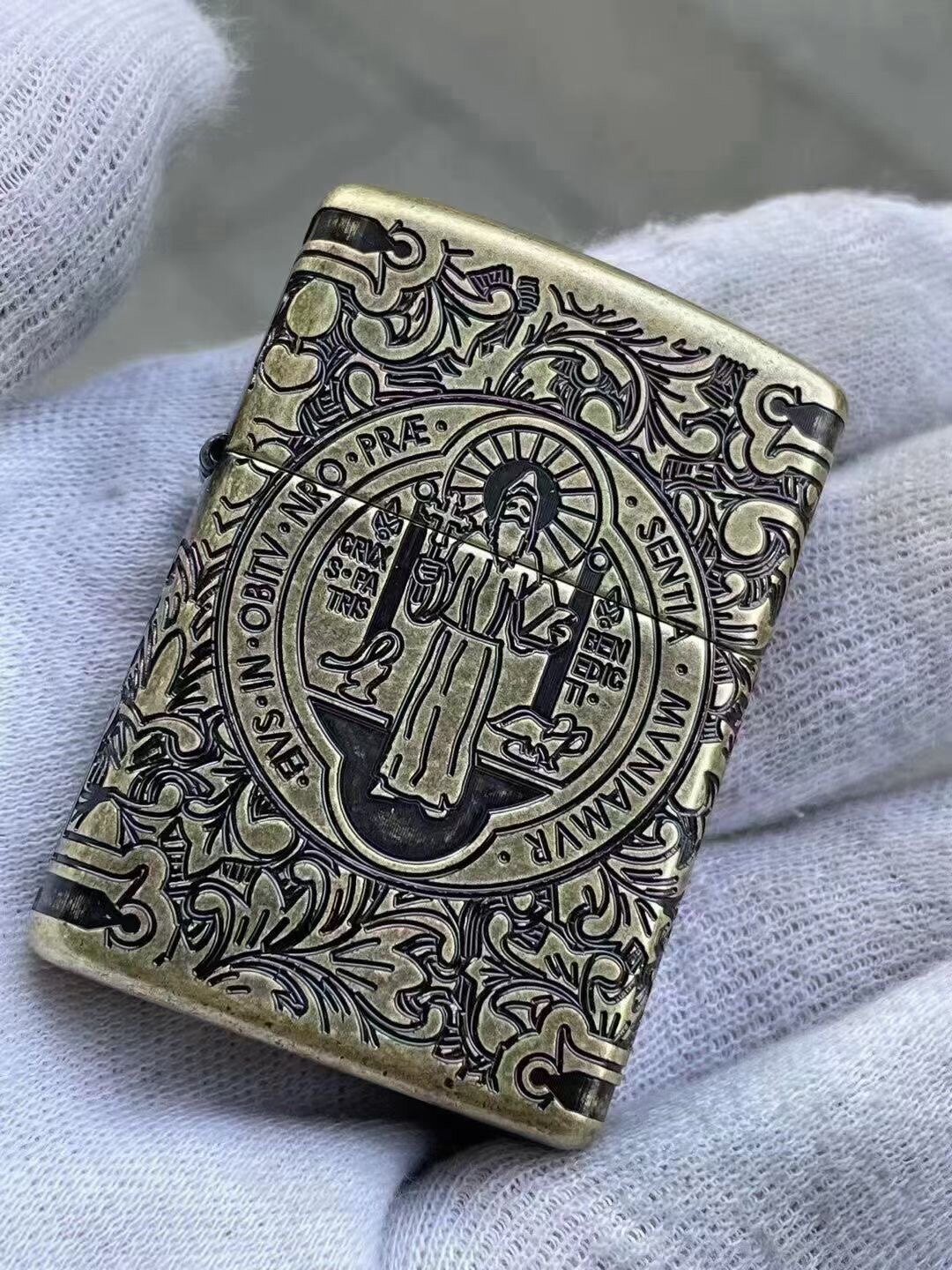 官方原版在册打火机zippo 康斯坦丁古铜盔甲蚀刻深雕圣本笃 29719