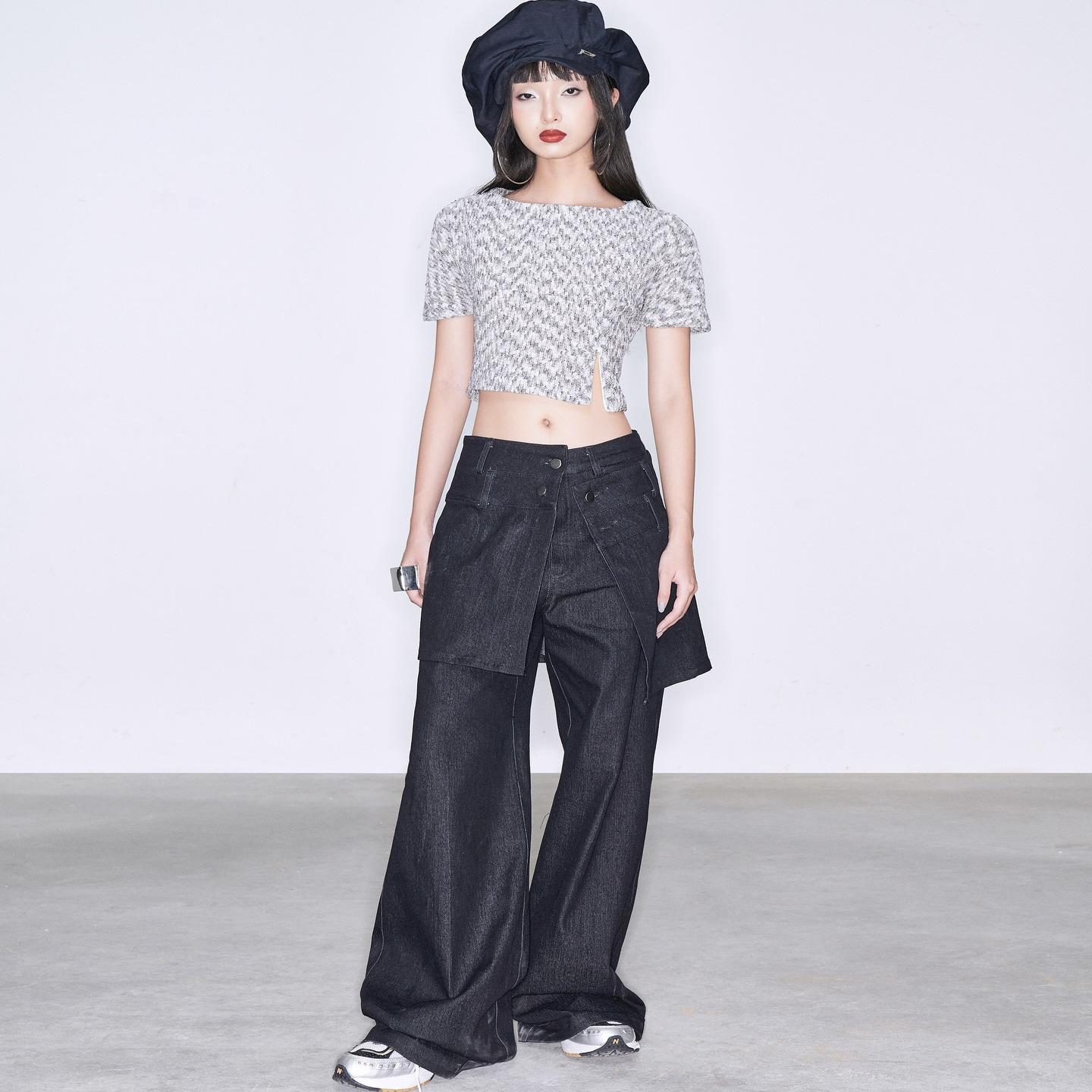 ICVBL美式复古辣妹高腰牛仔短裤女设计感绑带小众打底衫