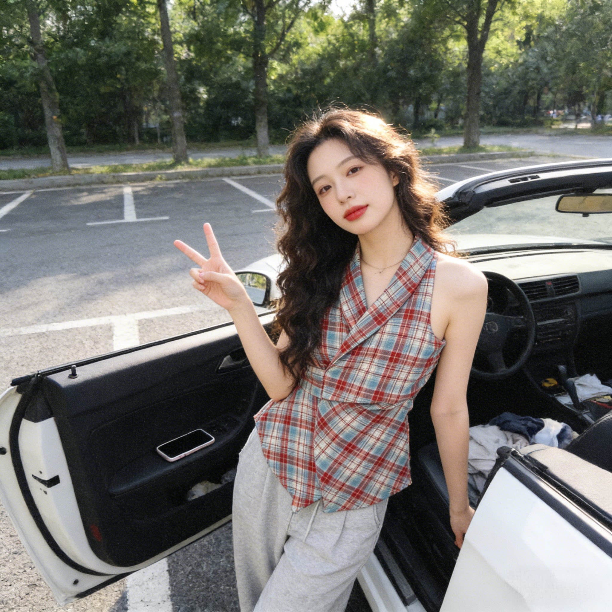 法式复古格子露肩挂脖无袖上衣女夏季设计感小众收腰背心高级感潮