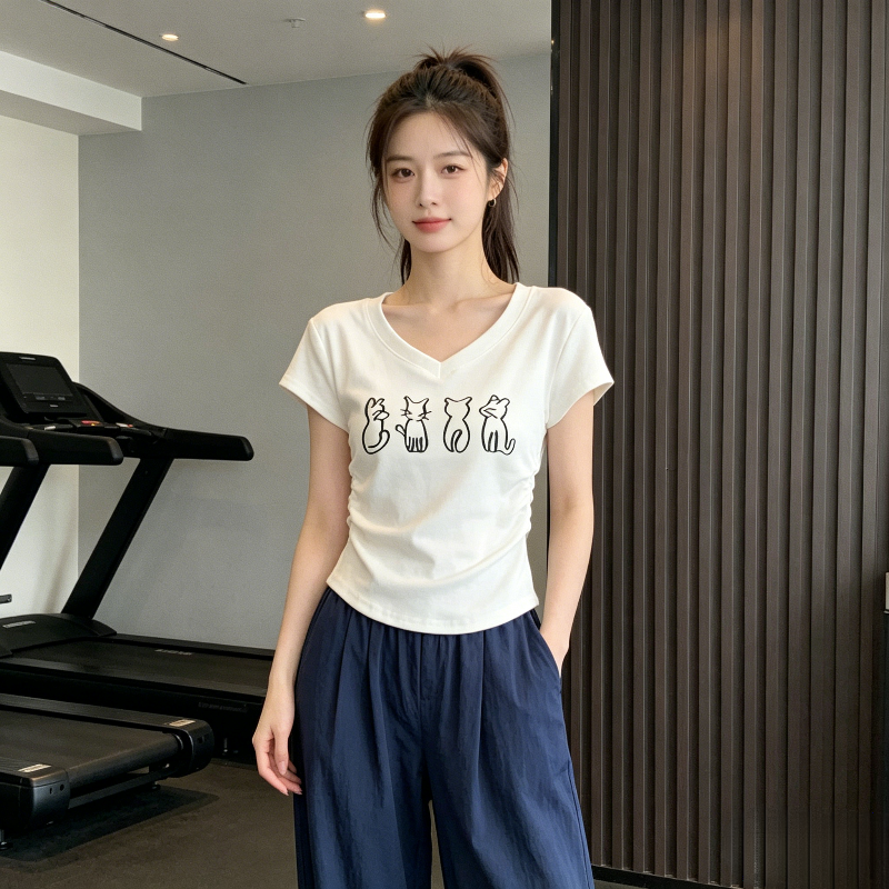 白色温柔风猫咪印花正肩v领短款小众短袖T恤上衣女洋气小个子百搭