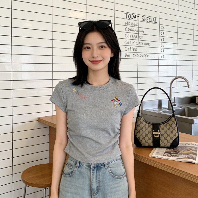 白色印花U领正肩短袖t恤女夏季2026新款辣妹修身百搭简约短款上衣