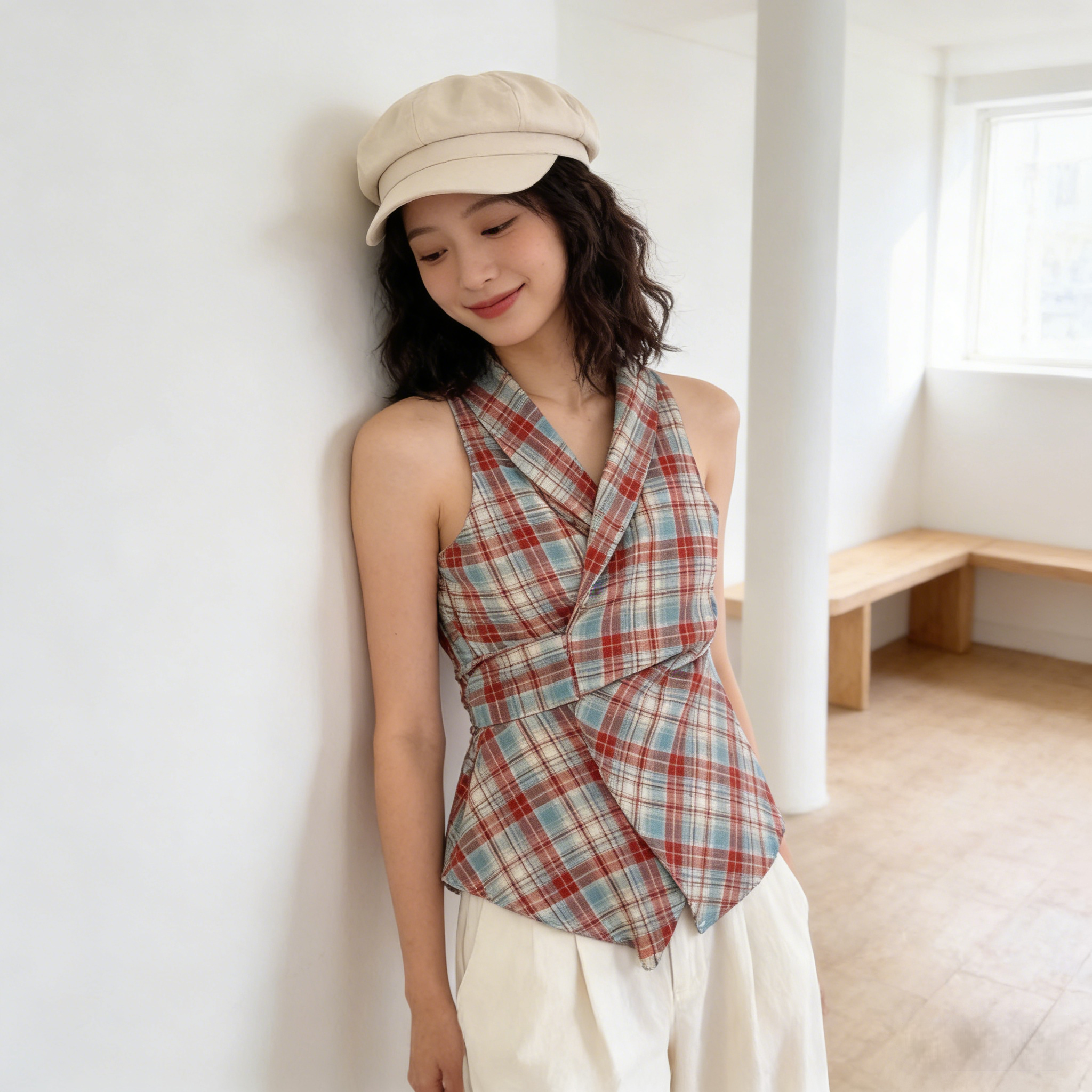辣妹风v领红色格子背心女2026夏款后背绑带无袖衬衫法式西装上衣