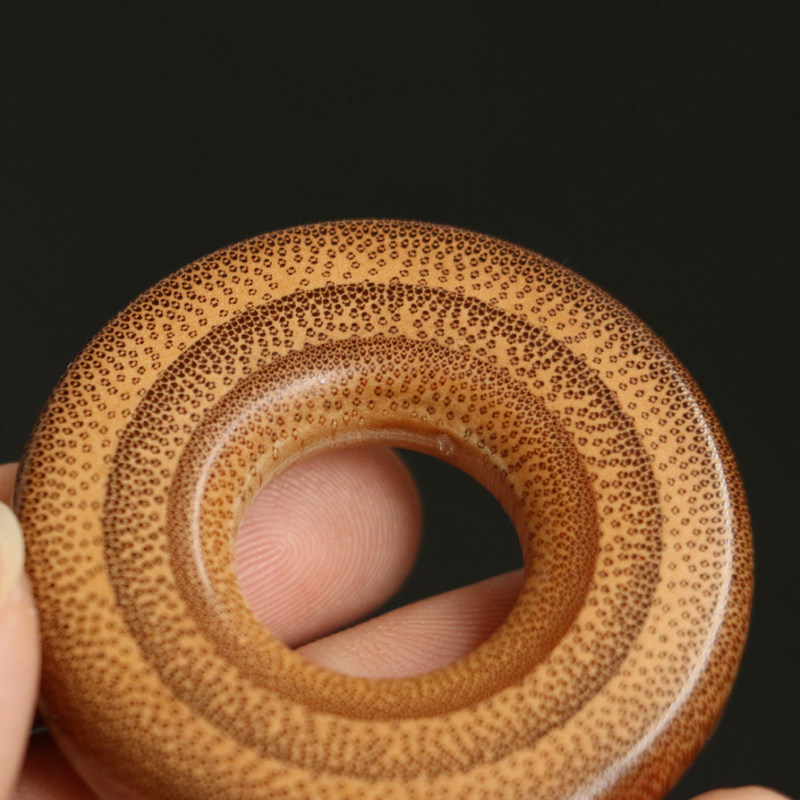 精品纯手工制作天然满鱼籽纹老玉竹平安扣竹雕把件竹制挂件平安牌