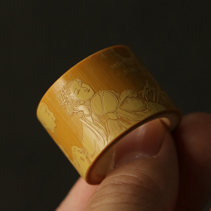 精品名家袁江纯手工留青雕刻“仕女图”老玉竹扳指竹雕把玩小件