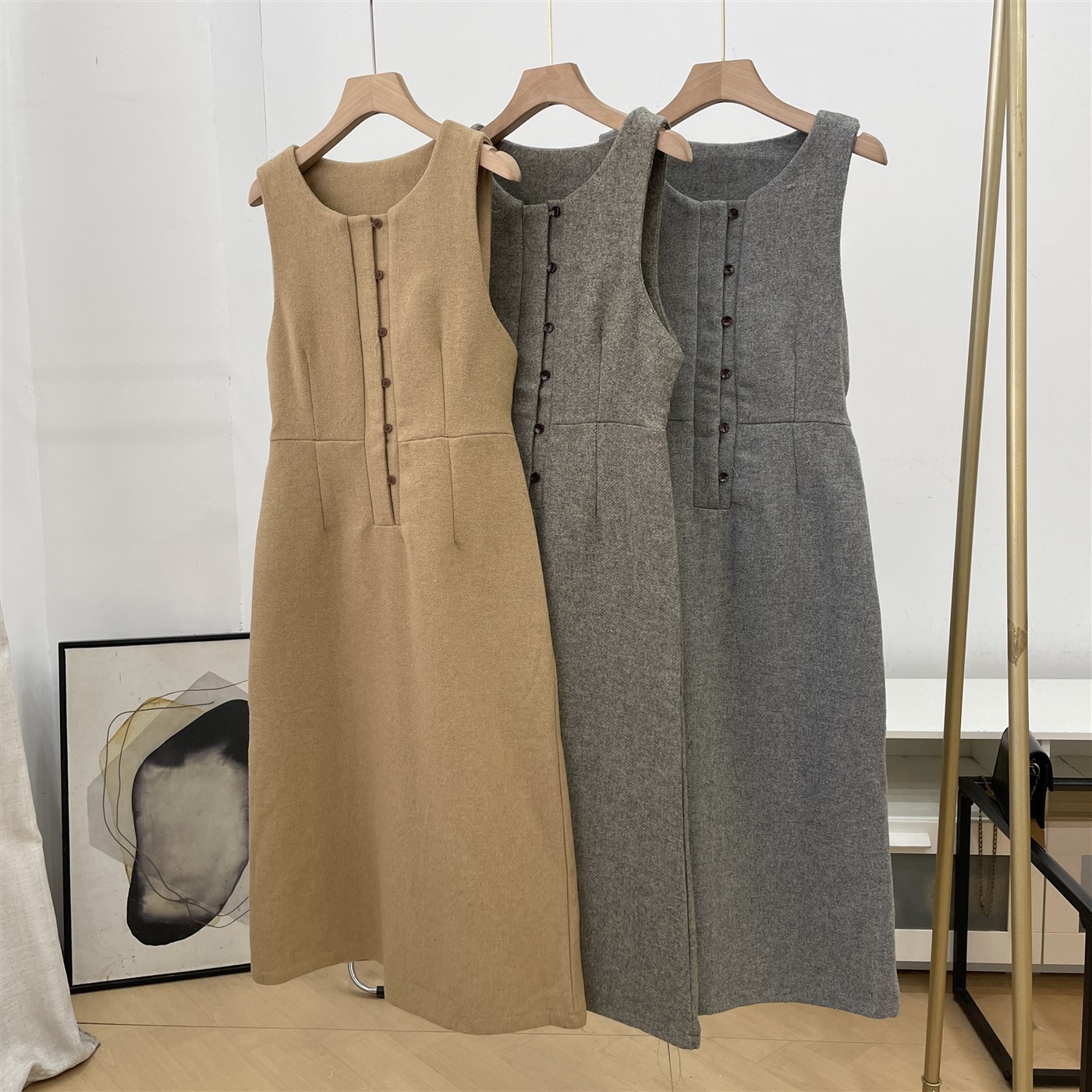 无袖背心连衣裙新款女春秋季新款法式高冷设计感长裙