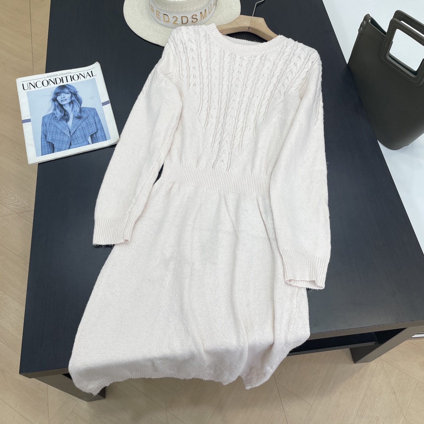 2025秋季新款纯色圆领套头长袖收腰显瘦休闲连衣裙I#16