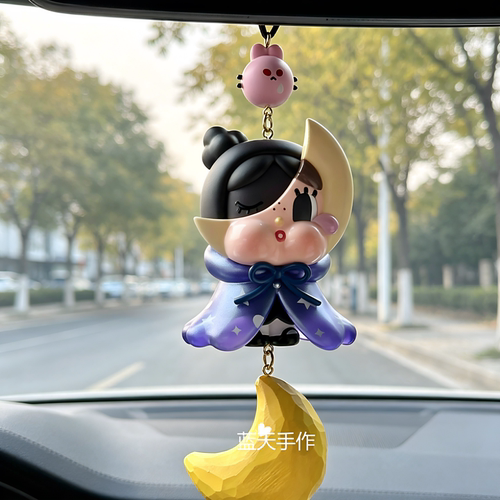 泡泡玛特哭蛙crybaby车挂女生生日可爱新车礼物车载挂件车内视频