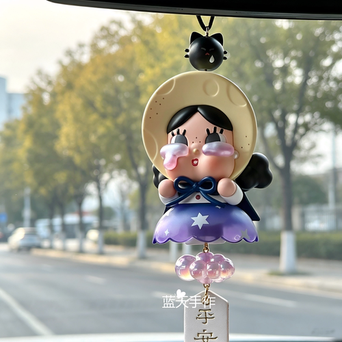 泡泡玛特哭蛙crybaby车挂女生生日可爱新车礼物车载挂件车内视频
