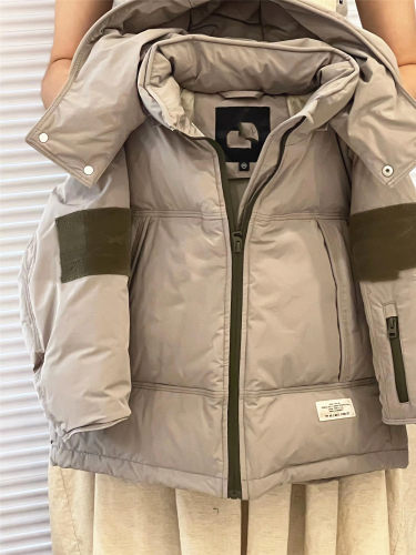 韩国羽绒服童装白鸭绒撞色