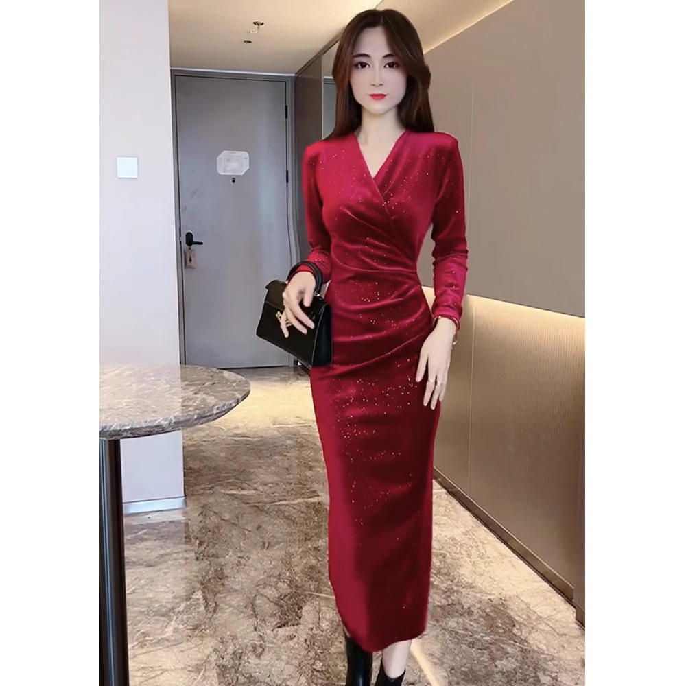 轻奢赫本风亮片安可拉红丝绒连衣裙秋冬V领长袖修身高级礼服裙子