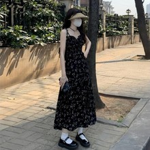 黑色碎花吊带连衣裙女2024夏季新款法式高级感收腰小个子茶歇长裙