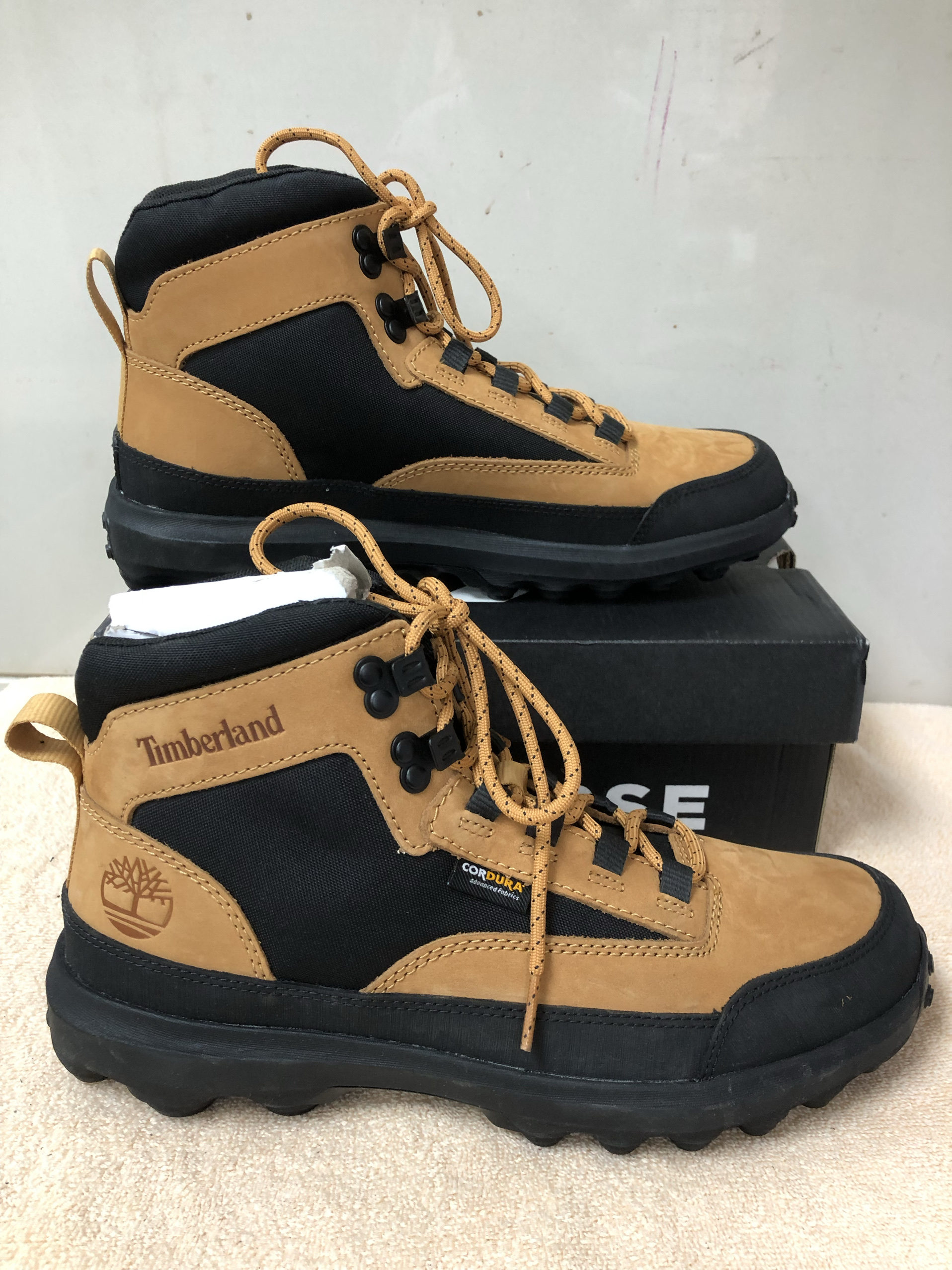 Timberland添柏岚男鞋秋冬新款户外徒步靴中帮防滑耐磨。A652D