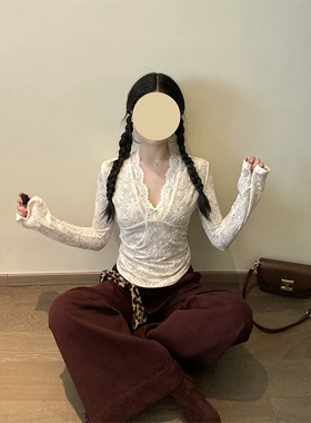 白色蕾丝V领打底衫2026新款内搭女长袖t恤秋季可外穿高级感上衣