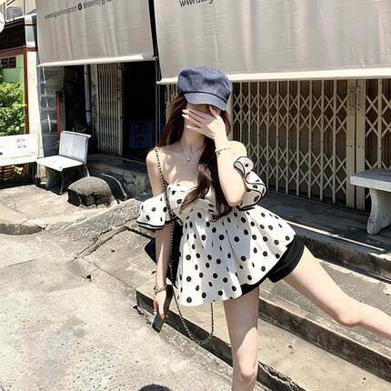 法式纯欲性感荷叶边一字肩波点上衣女设计感露肩气质衬衫夏季新款