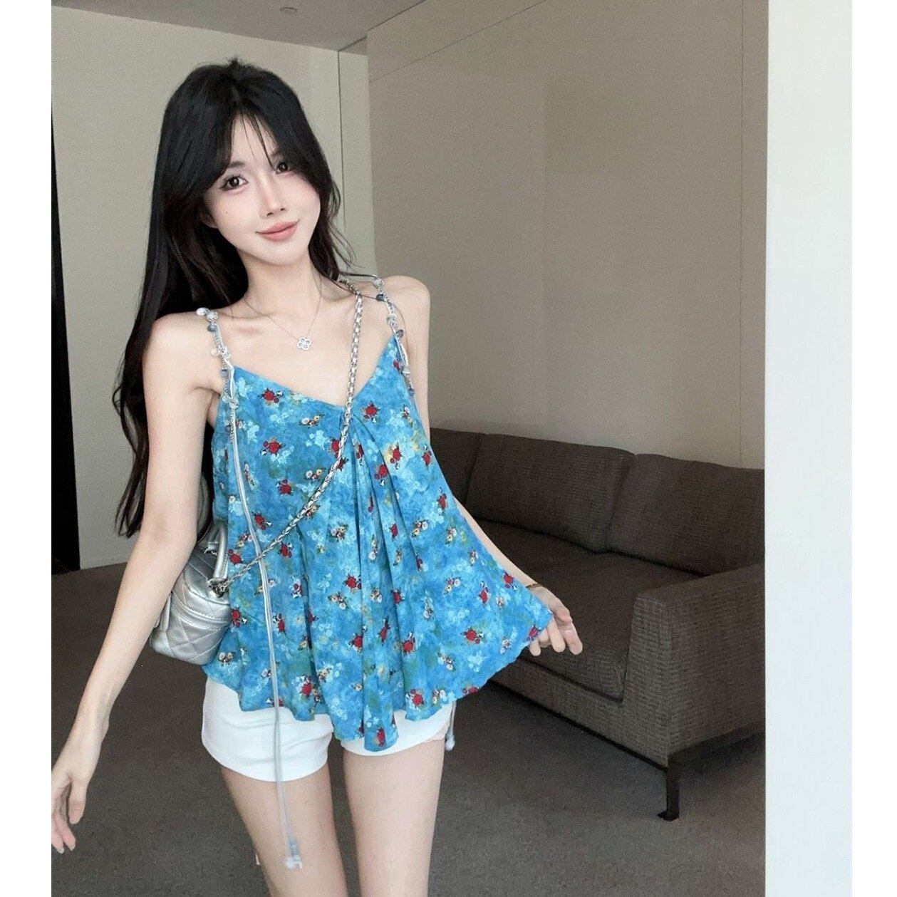 法式复古度假风蓝色设计感碎花吊带背心女夏季修身显瘦无袖上衣裙