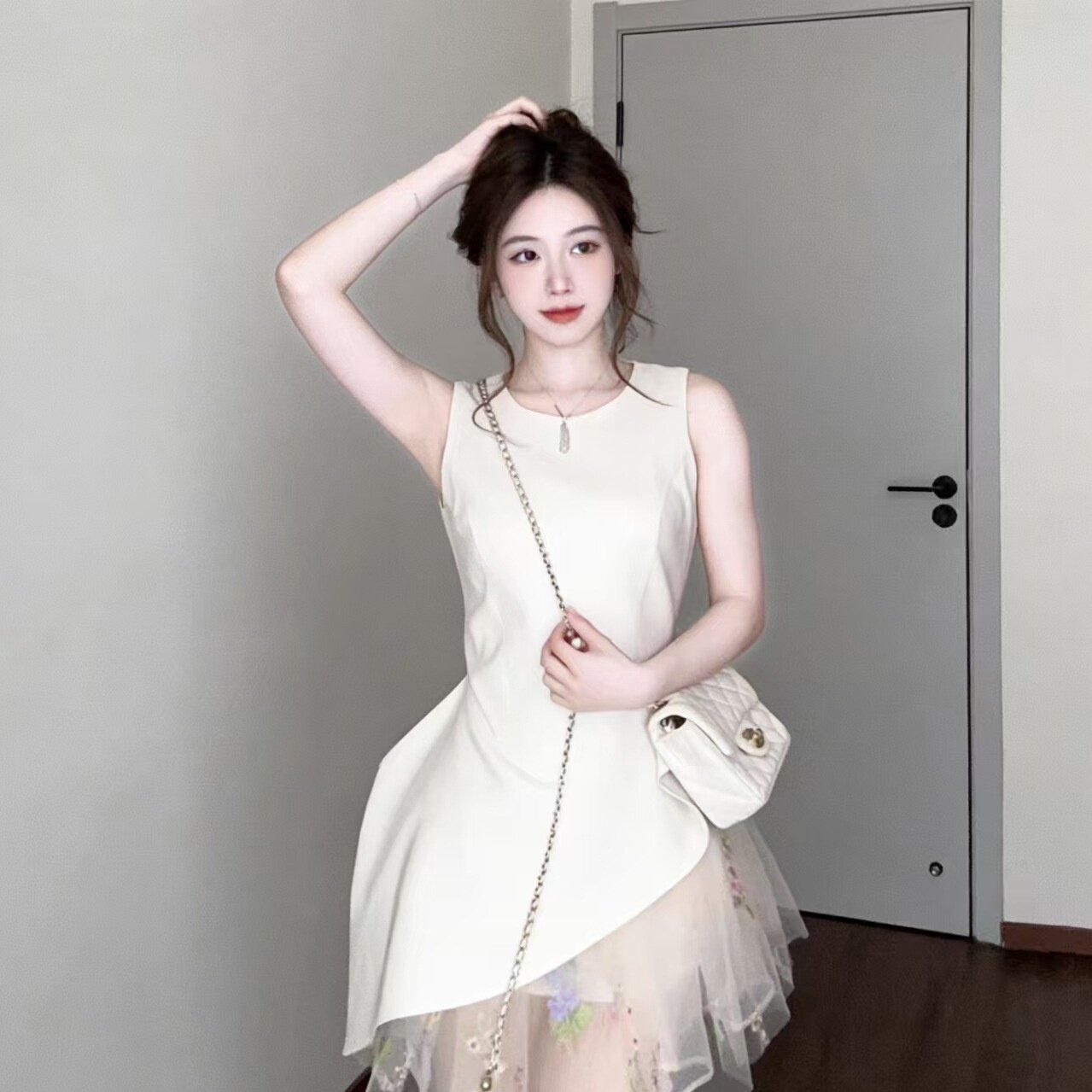 甜美风杏色气质芭蕾风蓬蓬裙收腰修身不规则下摆无袖内搭背心裙子