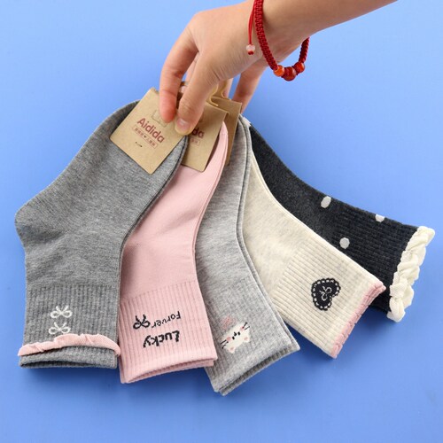 爱嘀嗒儿童袜子秋冬季厚款中长筒高腰棉袜女童花边爱心学生运动袜