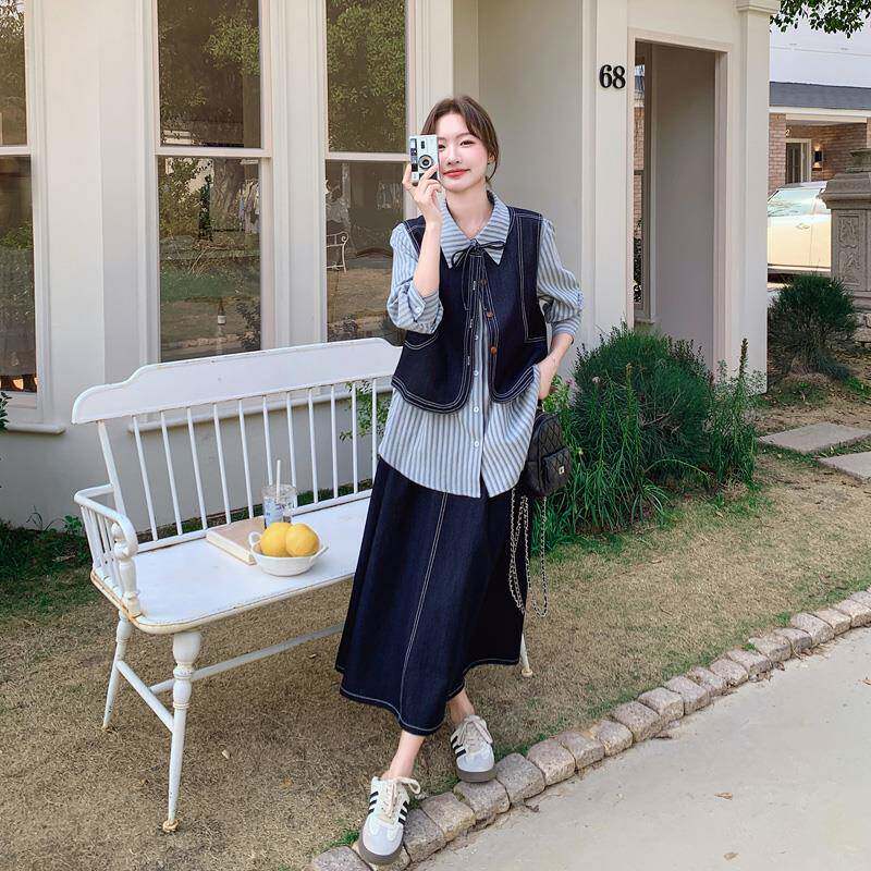 复古牛仔马甲套装裙女025秋新款2休SPV时尚条纹衬衫半闲身裙三春