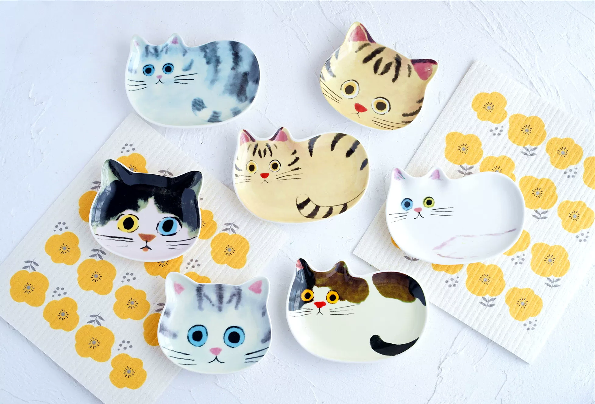 Japanese cartoon creative keychain for keys, storage system