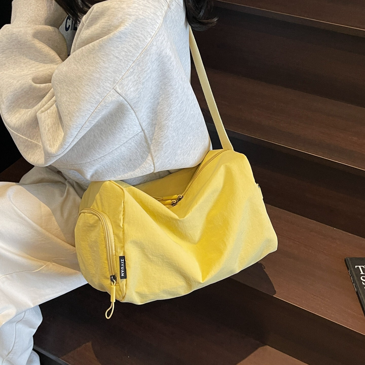 背包女士2026新款包包女 尼龙帆布轻便斜挎枕头包运动瑜伽健身包