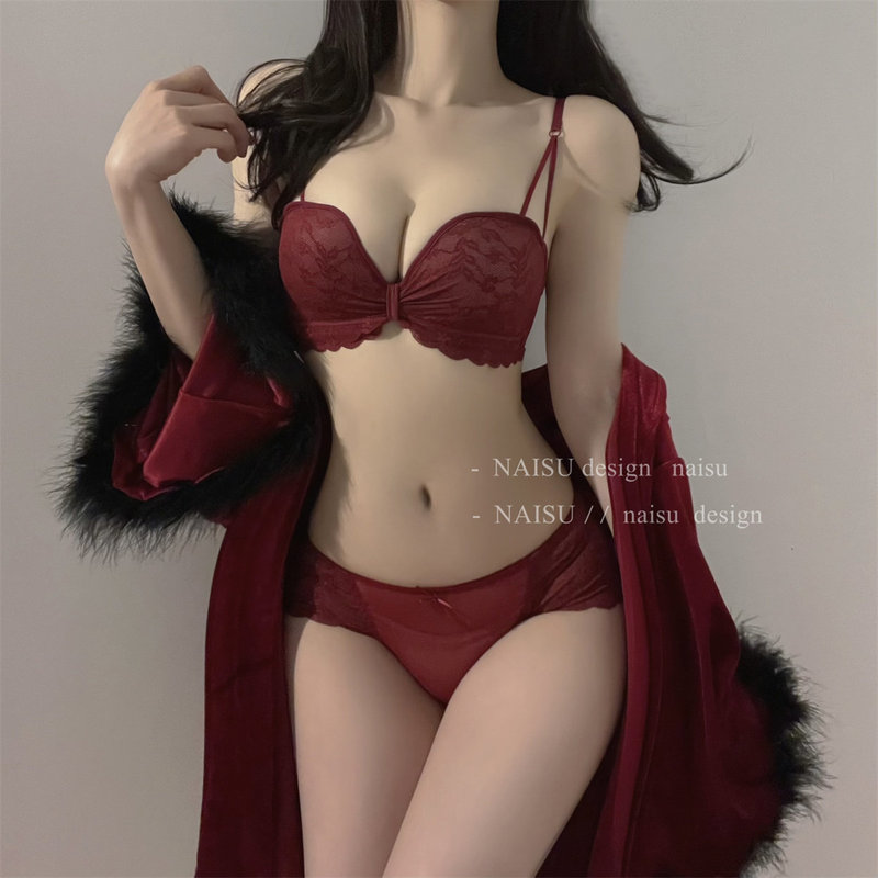 秋冬内衣女小胸聚拢半杯收副乳调整型无钢圈少女蕾丝文胸罩套装