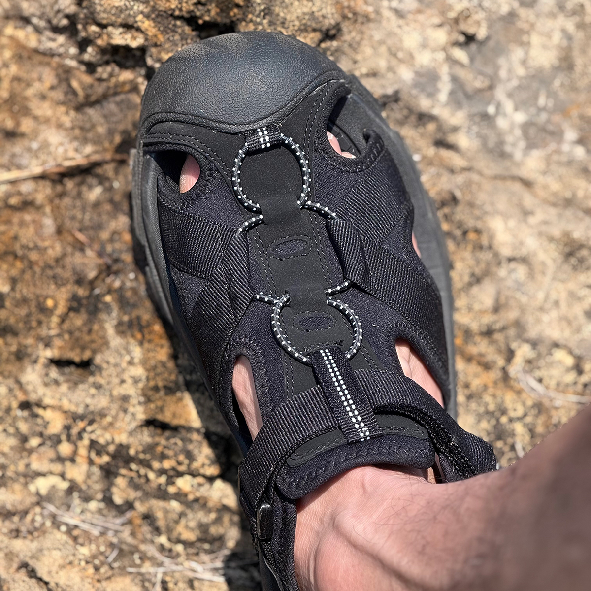 越南进口包头凉鞋溯溪鞋