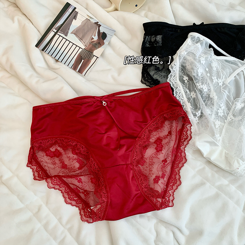 甜美純欲風少女網紗本命年紅內褲